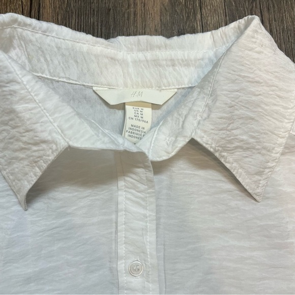 H&M White Short Sleeves Collared White Buttoned Down Shirt Size M - Picture 7 of 10
